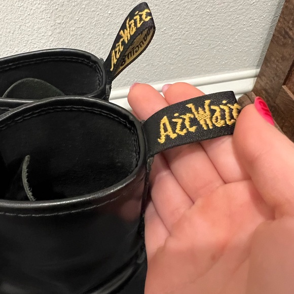 Dr. Marten’s 1460 Women’s Smooth Leather Lace Up Boots Size 7 Black - Picture 8 of 9